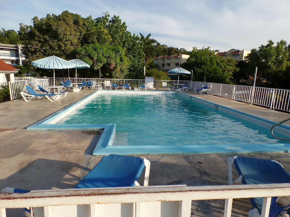 Moonlight Beach Studio @Montego Bay Club 0*,  Jamaica